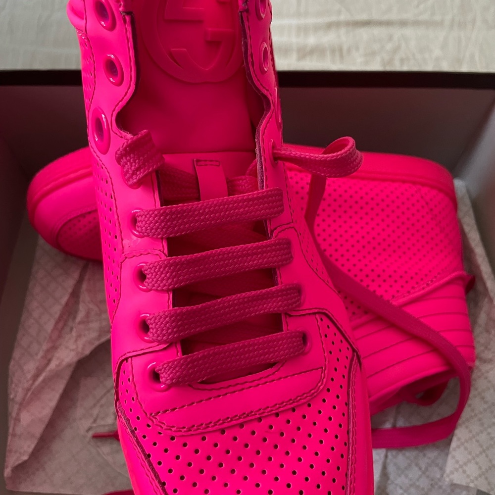 Gucci sneakers neon pink for womens - Picture 6 of 7